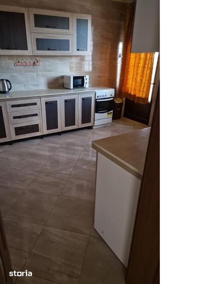 Casă cu 6 camere cu Teren 500 Mp în Petrăchioaia