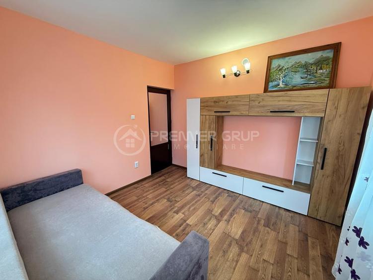 Casă individuală cu 7 camere cu Teren 400 Mp în Holboca