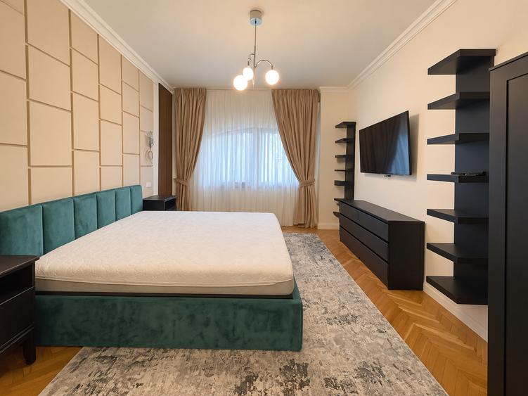 Apartament cu 3 camere în Aviatorilor