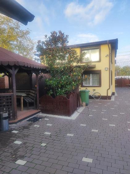 Casă cu 12 camere cu Teren 2230 Mp în Tăriceni
