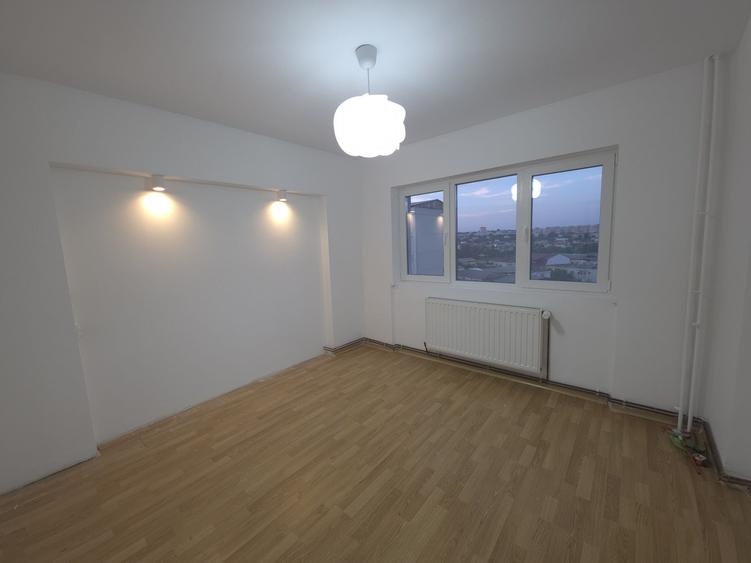 Apartament cu 3 camere decomandat în Alexandru cel Bun