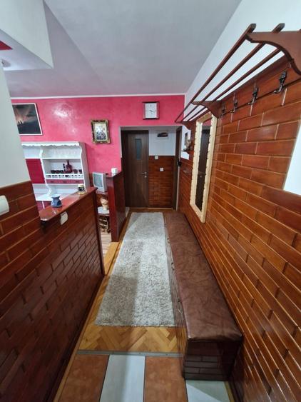 Unirii - Inchiriere apartament 2 camere - etaj I - bloc izolat - 5