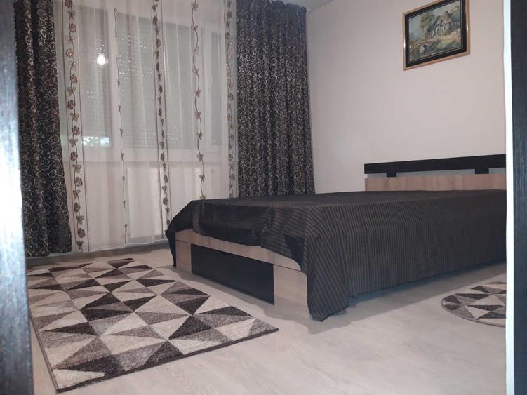 Inchiriez apartament 2 camere,zona Cuza Voda - 3