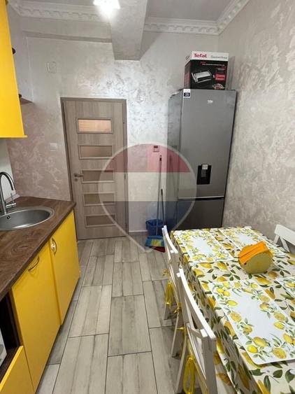Apartament cu 4 camere semidecomandat, mobilat în Națiunile Unite