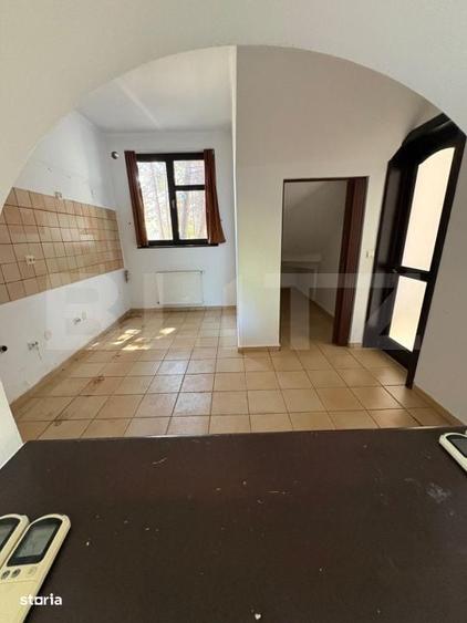 Casă cu 4 camere în Central