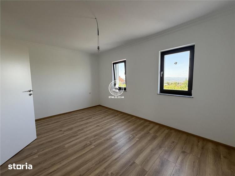 Casă cu 4 camere cu Teren 500 Mp în Bârnova