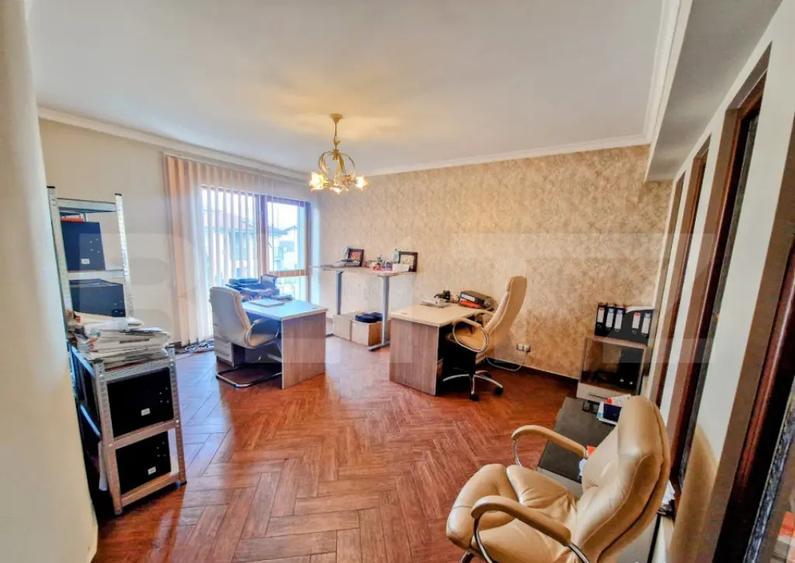 Casă cu 5 camere cu Teren 1223 Mp în Central