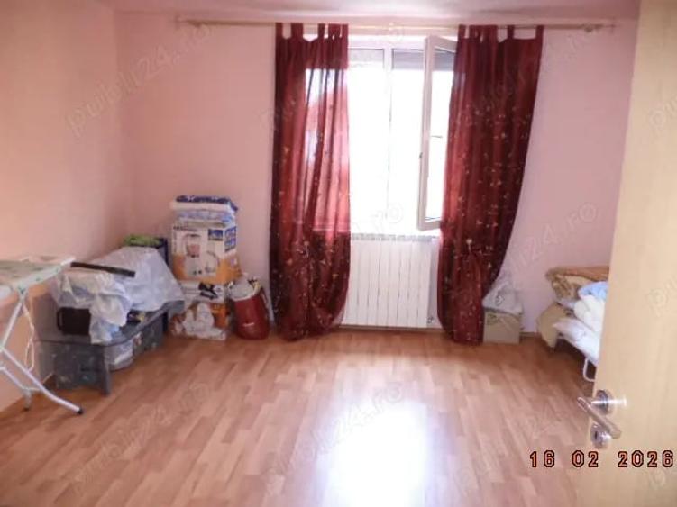 Casă cu Teren 1756 Mp în Vest