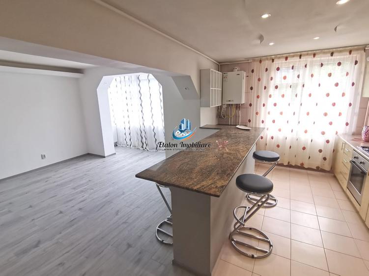 Apartament cu 2 camere decomandat în Central