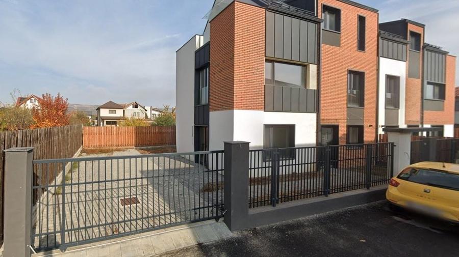 Duplex cu 4 camere cu Canalizare în Someșeni