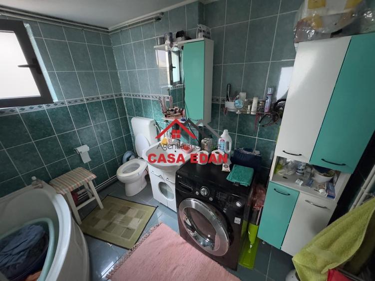 Casă individuală cu 7 camere cu Teren 287 Mp în Câmpina