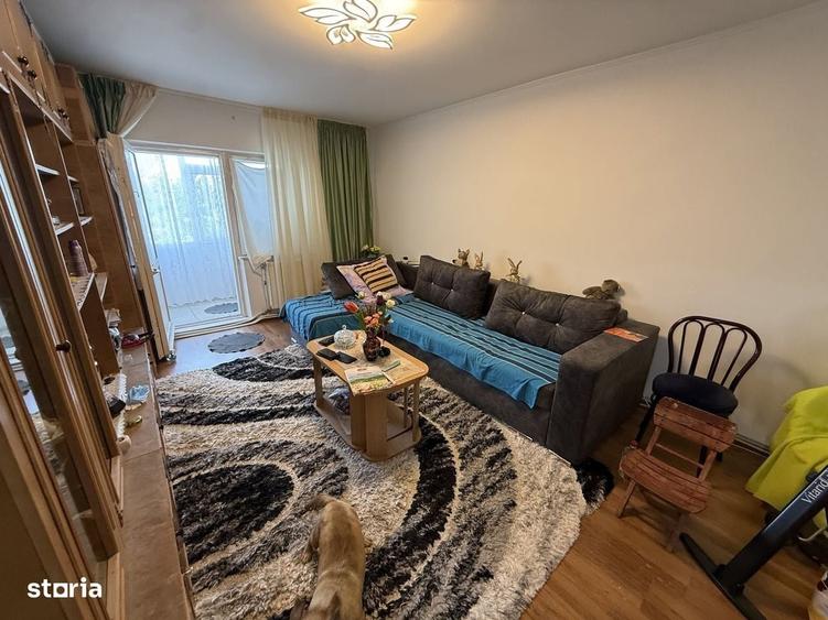 Apartament cu 3 camere decomandat în Calarași 4