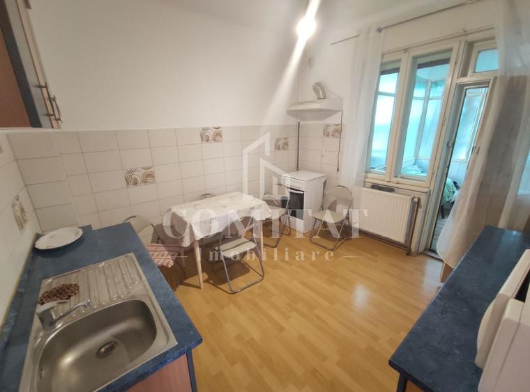 Apartament cu 3 camere decomandat, mobilat în Zorilor