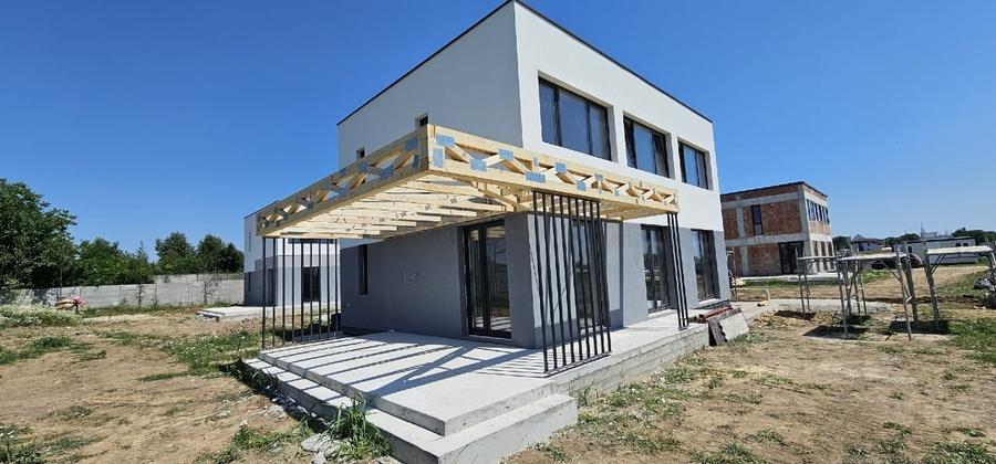 Casă individuală cu 4 camere cu Canalizare în Balotești