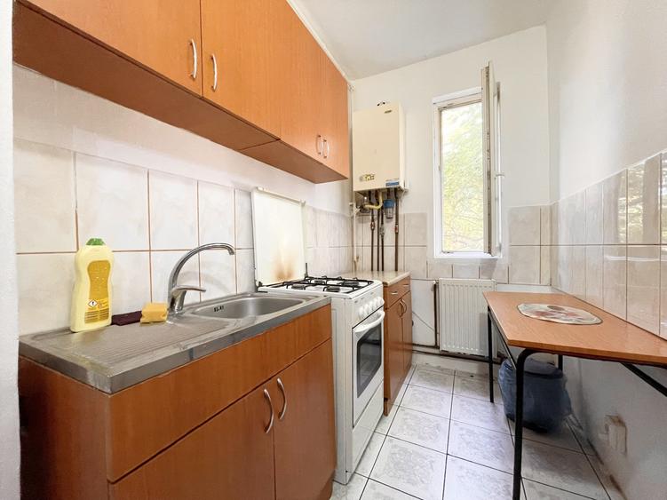 Apartament cu 2 camere semidecomandat, mobilat în Complex Studențesc