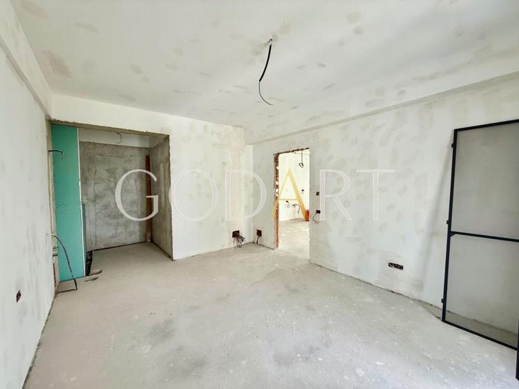 Apartament cu 3 camere decomandat în Aviației