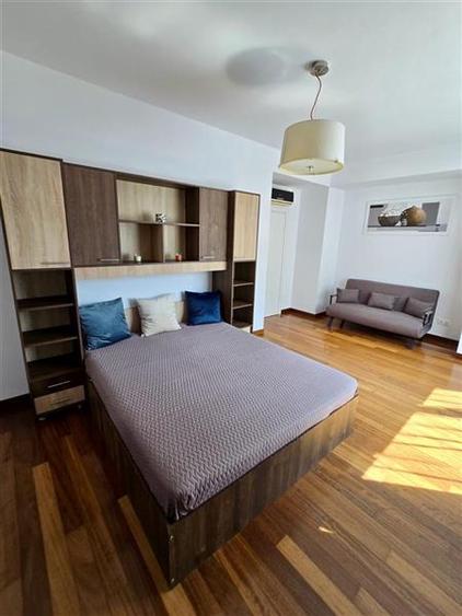 Apartament cu 5 camere decomandat, mobilat în Herăstrău
