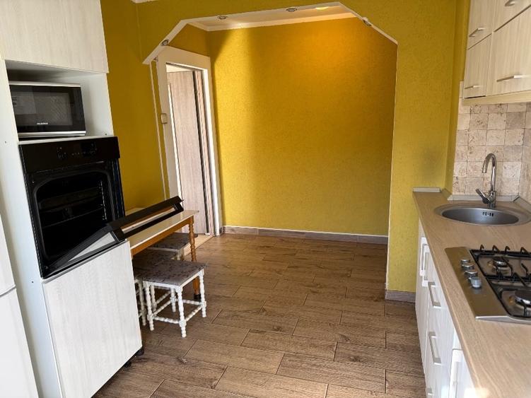Apartament cu 2 camere semidecomandat, mobilat în Girocului
