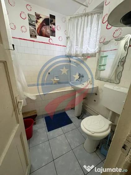 Apartament cu 4 camere semidecomandat în Calea Severinului