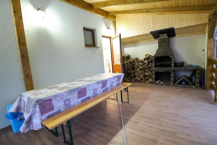 Casă individuală cu 6 camere cu Teren 2100 Mp în Ibănești