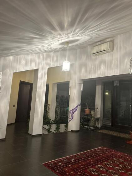Casă individuală cu 5 camere cu Canalizare în Central