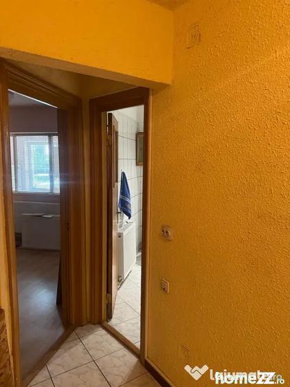 Apartament cu 3 camere decomandat, mobilat în Casa de Cultură