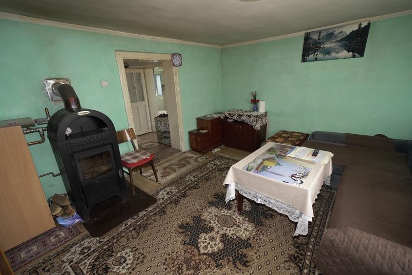 Casă cu 2 camere cu Teren 1000 Mp în Oarța de Sus