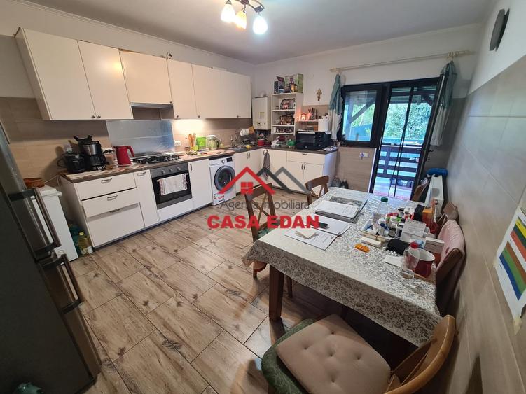 Casă cu 5 camere cu Teren 958 Mp în Câmpina