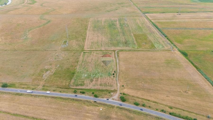 Teren agricol extravilan de 13008 mp, în Periferie