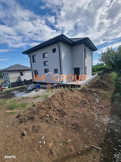 Casă cu 4 camere cu Teren 494 Mp în Aroneanu