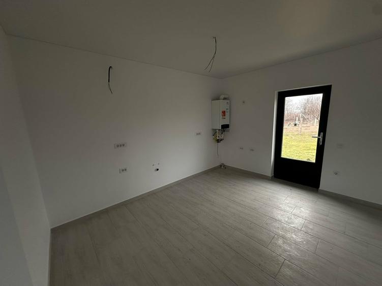 Casă individuală cu 3 camere cu Teren 580 Mp în Vasile Alecsandri