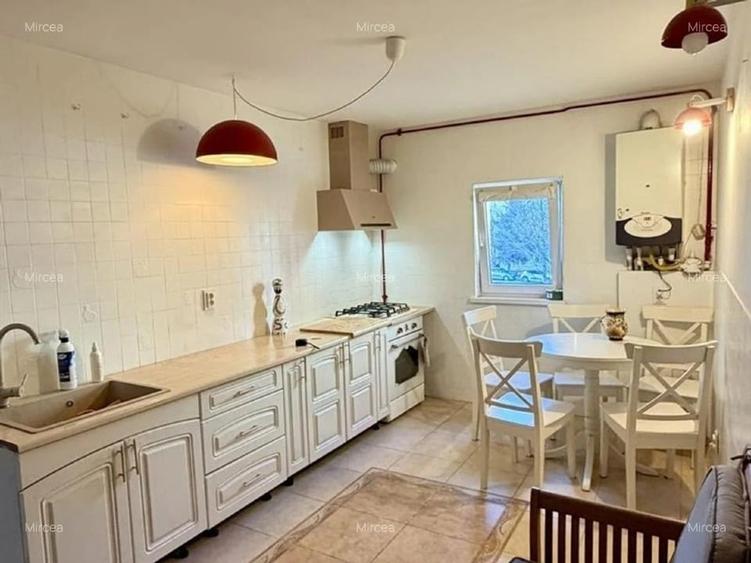 Apartament cu 3 camere decomandat, mobilat în Obcini