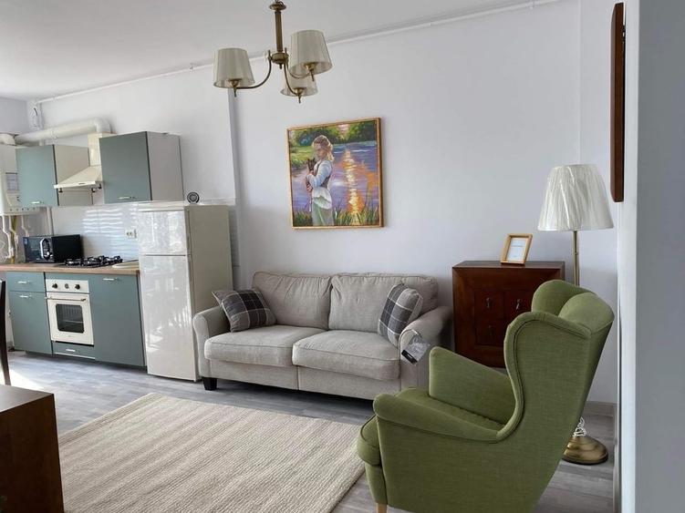 Apartament cu 2 camere decomandat în Central