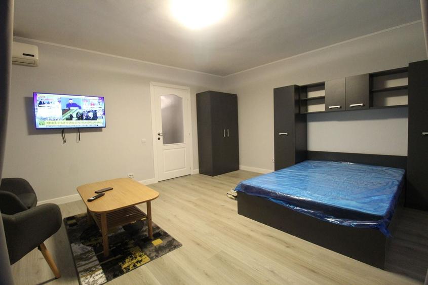 Garsonieră decomandată, mobilată în Decebal