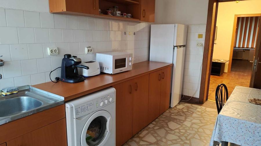 Apartament cu 4 camere decomandat în Ultracentral