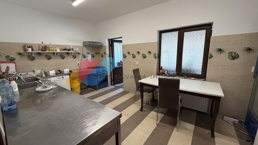 Casă individuală cu 5 camere cu Canalizare în Iris