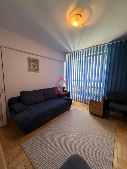 Apartament cu 3 camere decomandat în Filiași