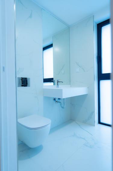 Apartament cu 3 camere semidecomandat, mobilat în Barbu Văcărescu