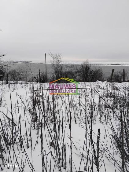 Teren de 700 mp, în Valea Argovei