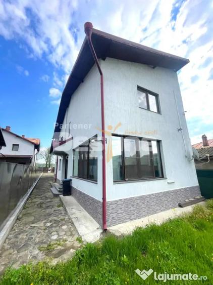 Casă cu 6 camere cu Teren 968 Mp în Păulești