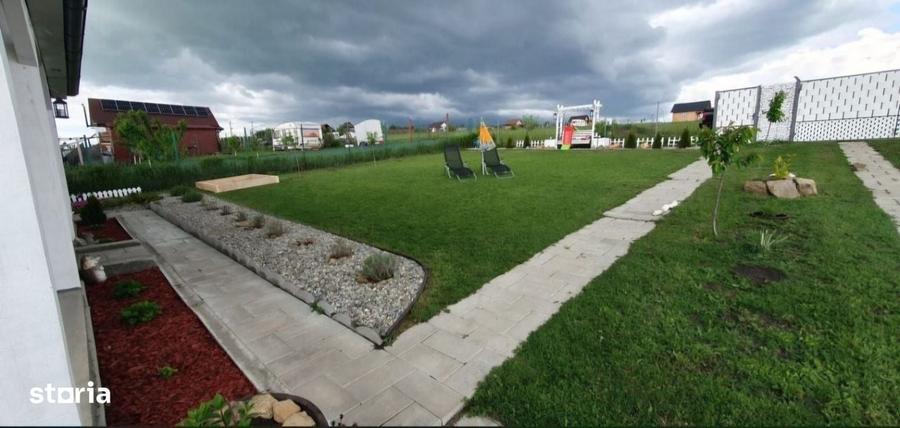 Casă cu 3 camere cu Teren 695 Mp în Central