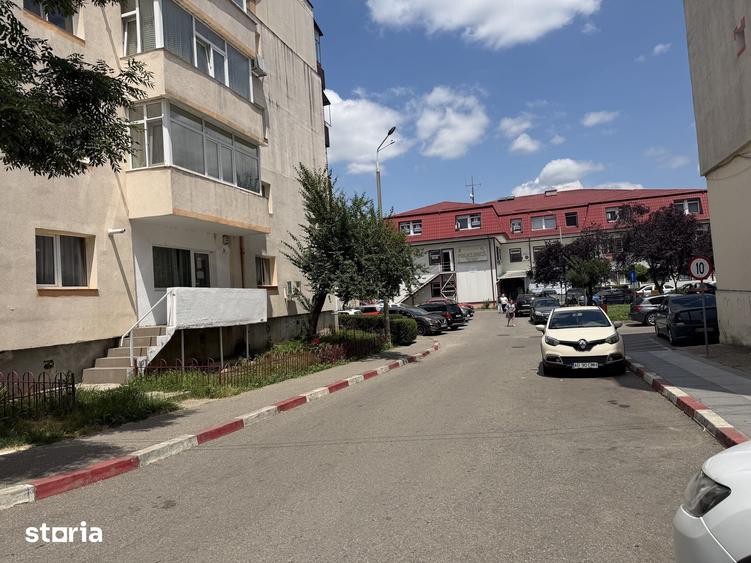 Spațiu comercial, de 28 mp, în Central