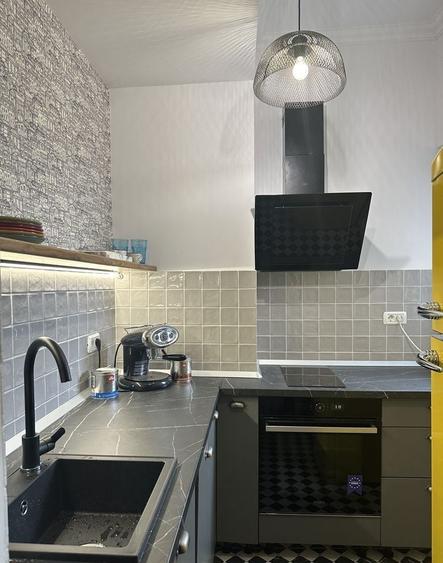 Apartament cu 4 camere în Victoriei
