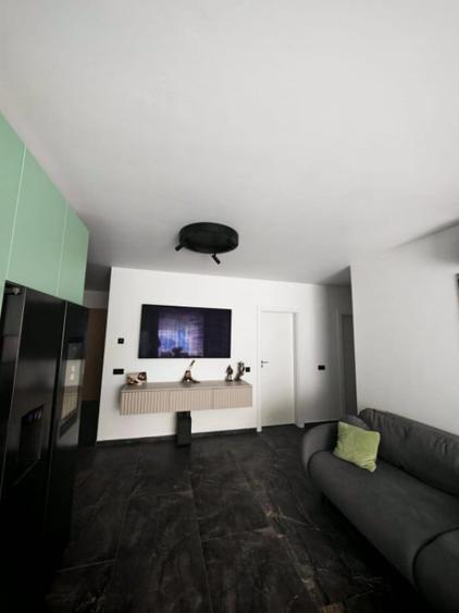 Apartament cu 3 camere decomandat în Florești — fotografia 3