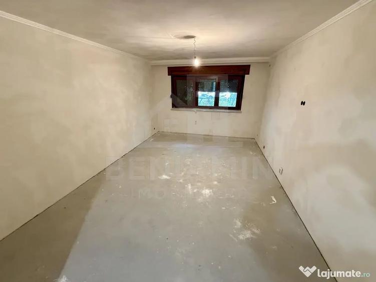 Apartament cu 3 camere decomandat în Brazda lui Novac