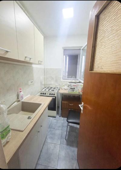 Apartament cu 2 camere semidecomandat, mobilat în Rahova