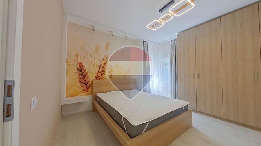 Apartament cu 3 camere semidecomandat, mobilat în Europa