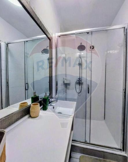 Apartament cu 2 camere semidecomandat, mobilat în Centrul Istoric