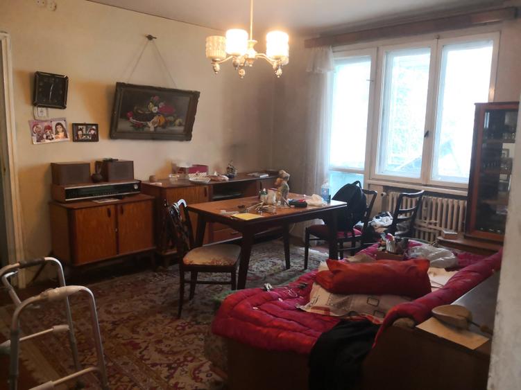 Apartament cu 3 camere semidecomandat în Ștefan cel Mare