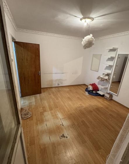 Apartament cu 3 camere decomandat, mobilat în Drumul Taberei — fotografia 2